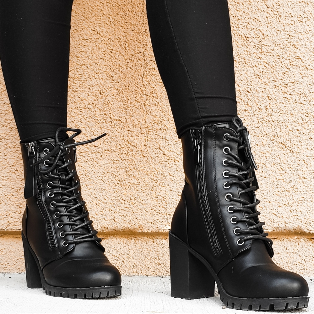 *New In Box* Black Heeled Boots - Picture 3 of 3
